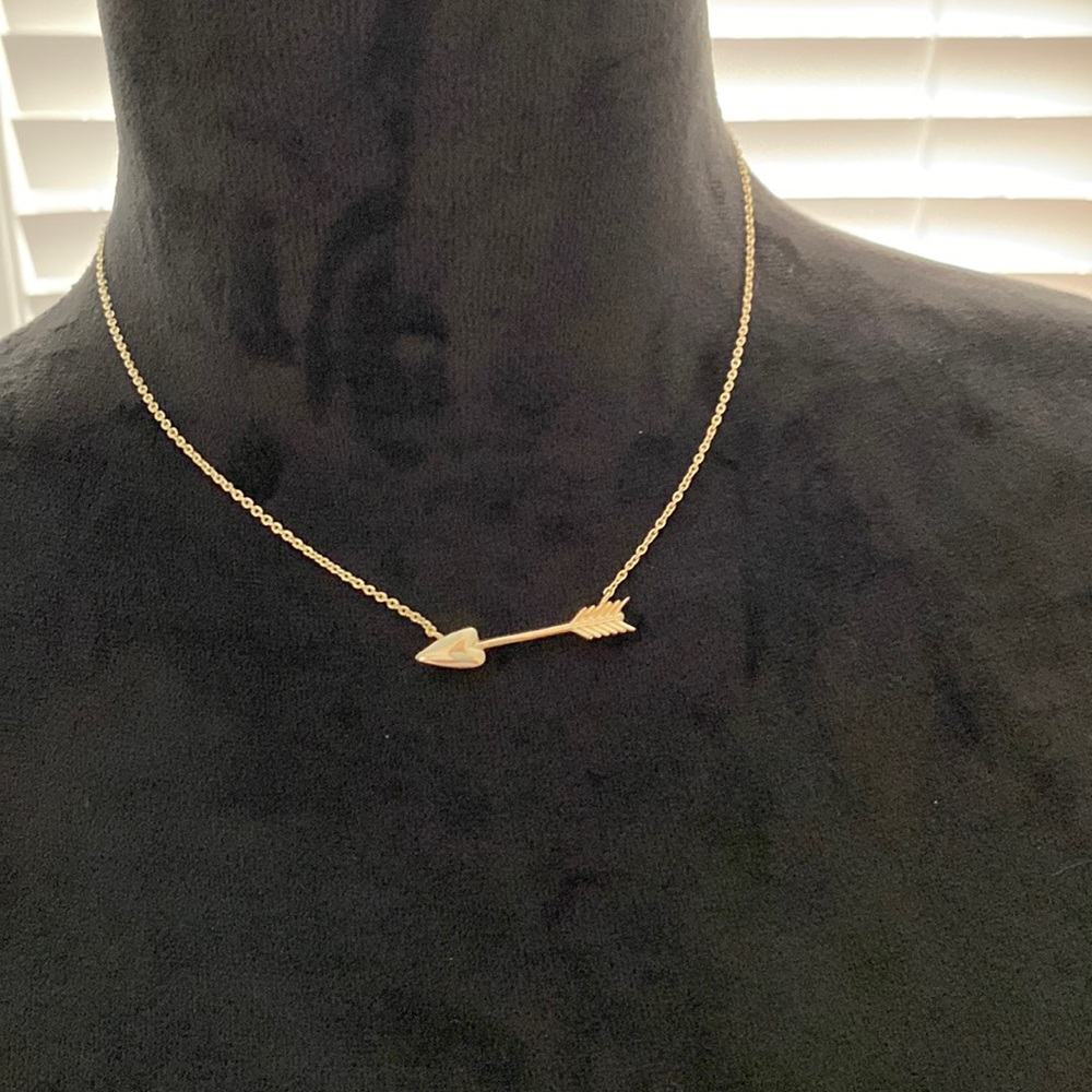 Kendra Scott NWOT Arrow Necklace